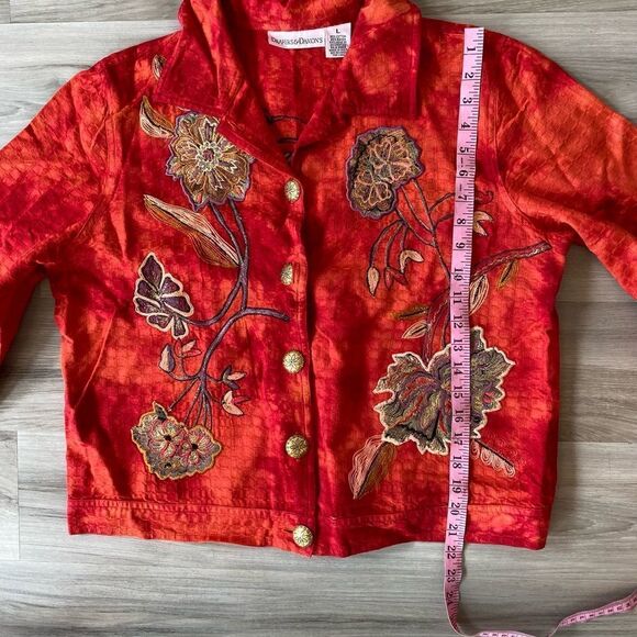 Draper’s and Damon’s embroidered jacket with detail - Picture 4 of 14